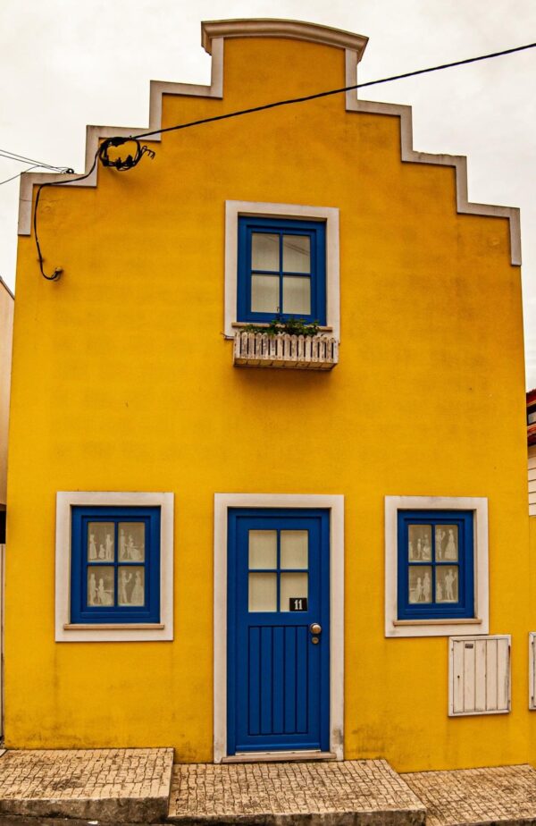 Yellow sobre marino
